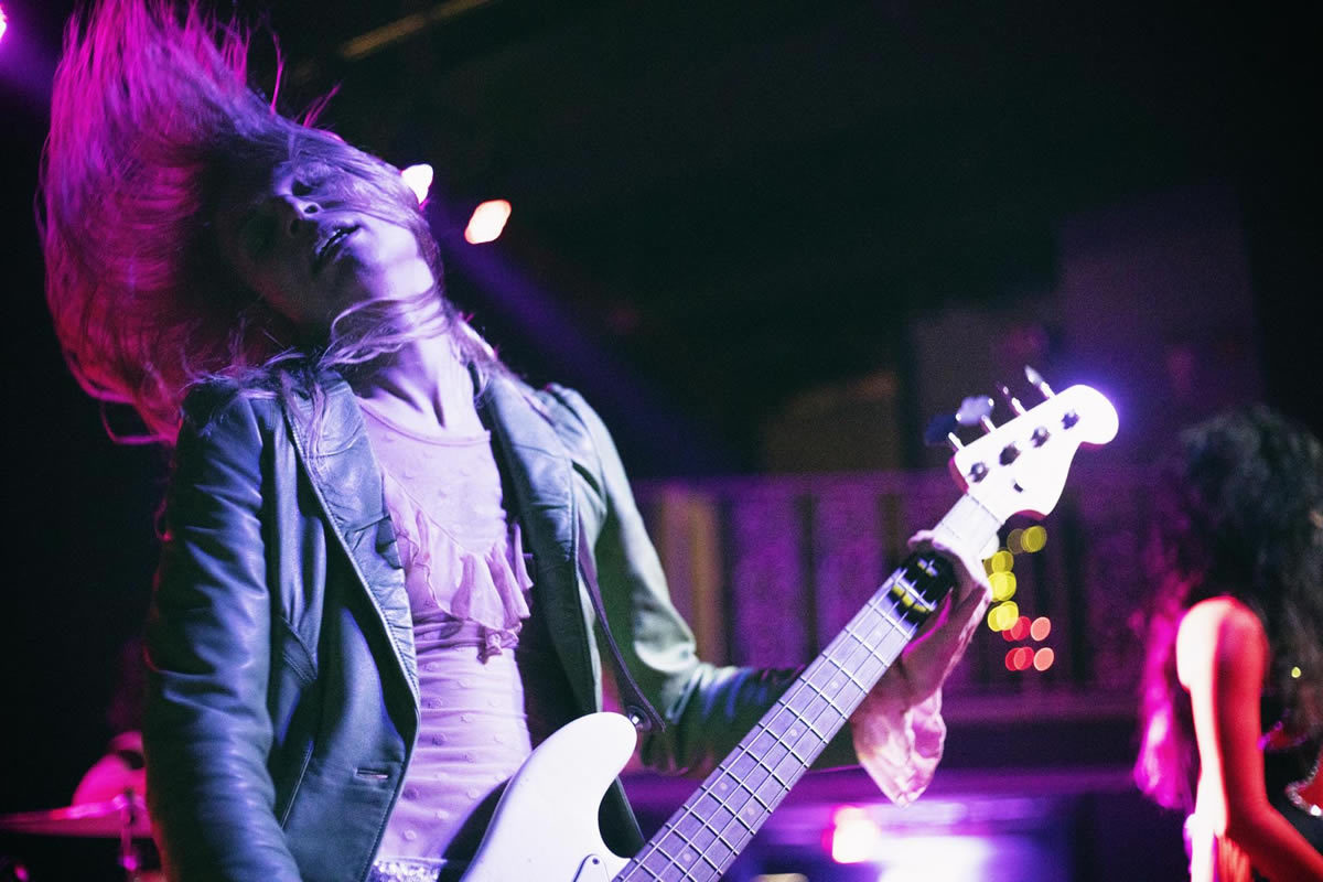 Aaron Lecesne of Starbanders performing at the Masquerade