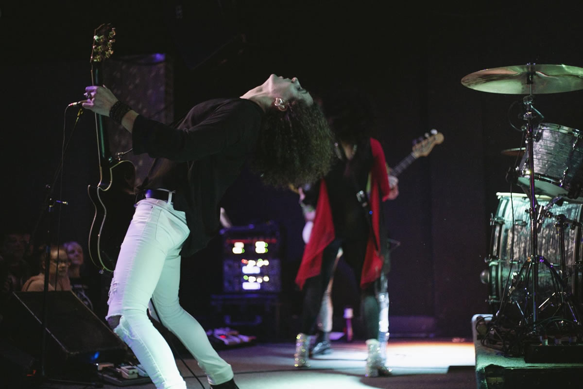 Kriss Tokaji of Starbenders performing at the Masquerade