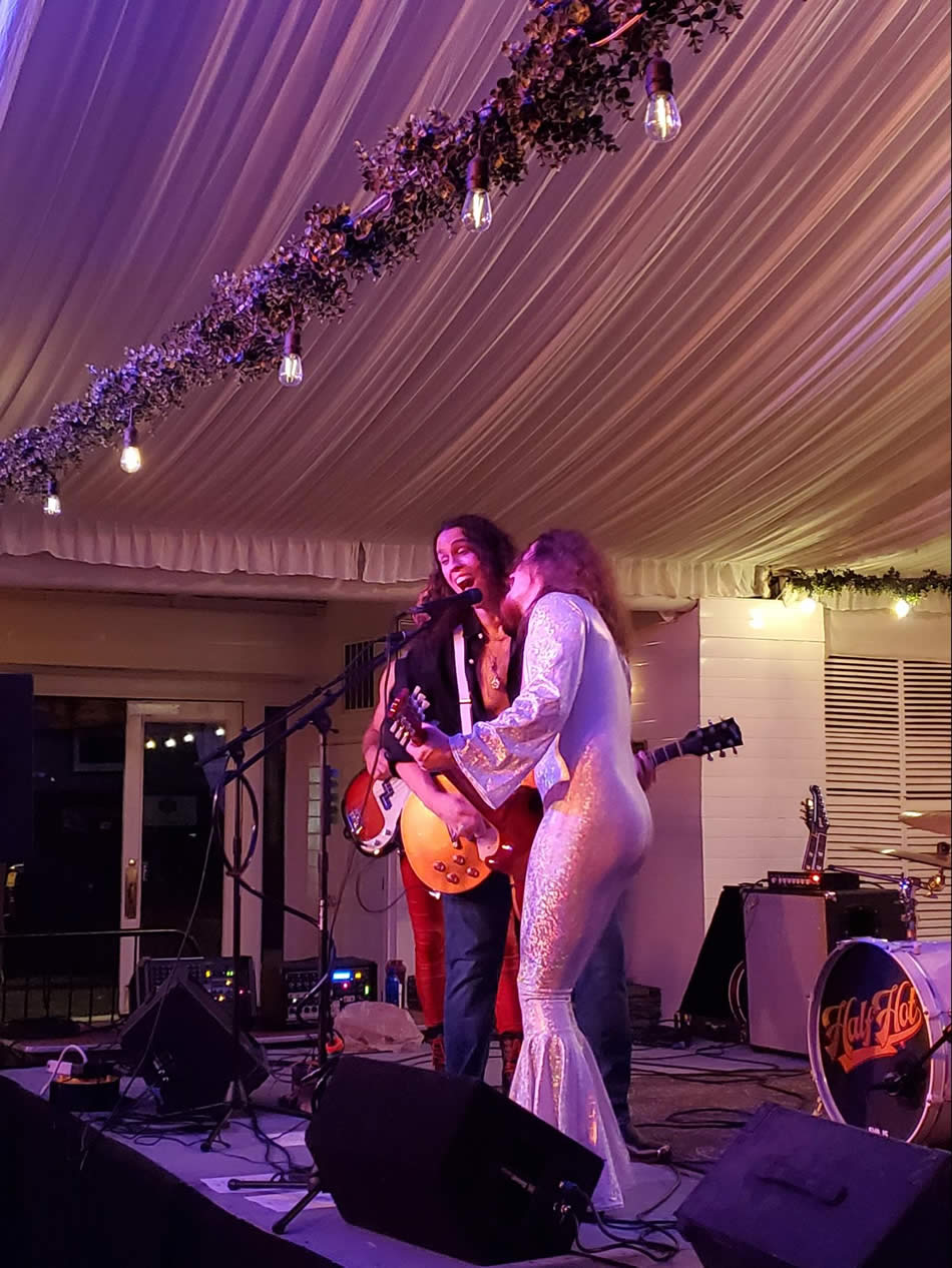 Half Hot rocking Park Tavern